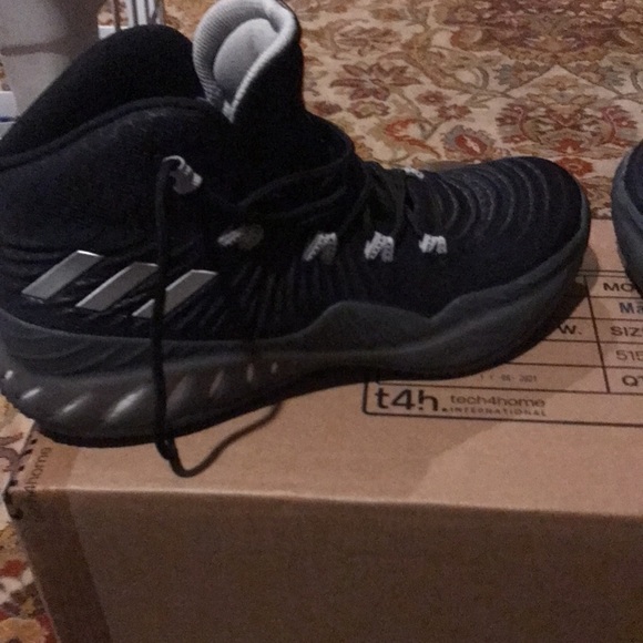 Men’s 9 adidas sneakers